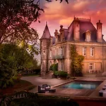 Le Chateau Des Tourelles En Vendee