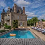 住宿加早餐酒店 Le Chateau Des Tourelles En Vendee 4*
