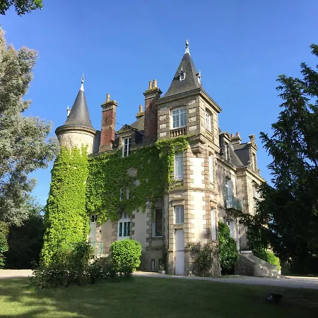 Le Chateau Des Tourelles En Vendee לינה וארוחת בוקר