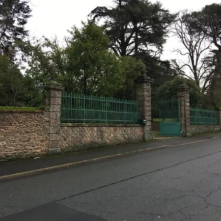 לינה וארוחת בוקר Le Chateau Des Tourelles En Vendee 3*