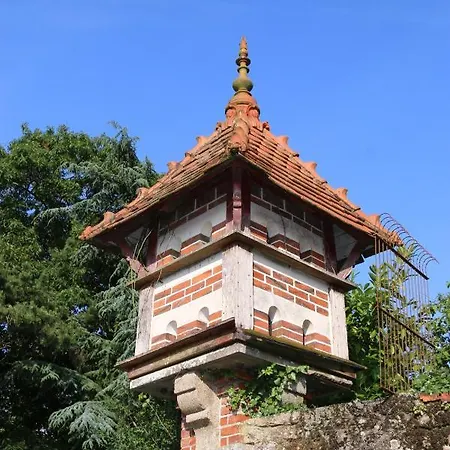 לינה וארוחת בוקר Le Chateau Des Tourelles En Vendee *
