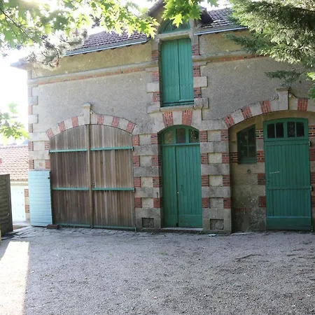 Le Chateau Des Tourelles En Vendee 3* La Gaubretiere