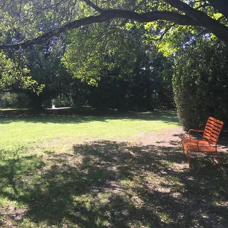 Le Chateau Des Tourelles En Vendee לינה וארוחת בוקר La Gaubretiere