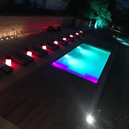 Le Chateau Des Tourelles En Vendee Bed & Breakfast La Gaubretiere