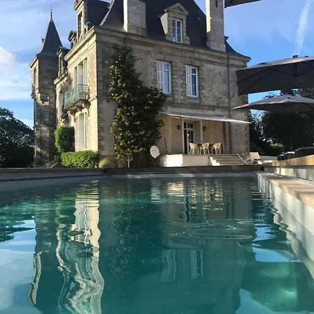 Le Chateau Des Tourelles En Vendee 3* La Gaubretiere