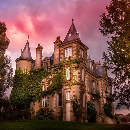 Le Chateau Des Tourelles En Vendee La Gaubretiere