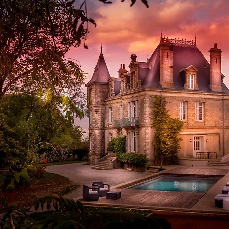 Le Château Des Tourelles En Vendée
