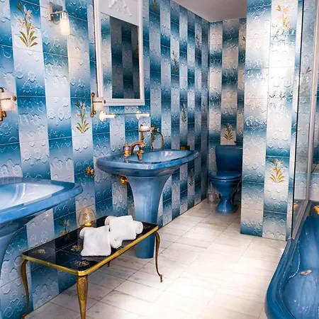 Le Chateau Des Tourelles En Vendee 4* La Gaubretiere