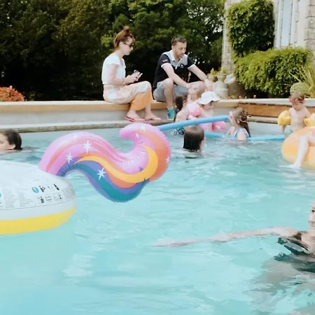 Bed & Breakfast Le Chateau Des Tourelles En Vendee