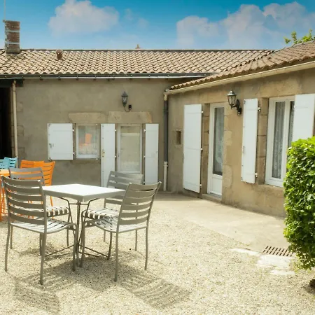 Le Chateau Des Tourelles En Vendee 3*