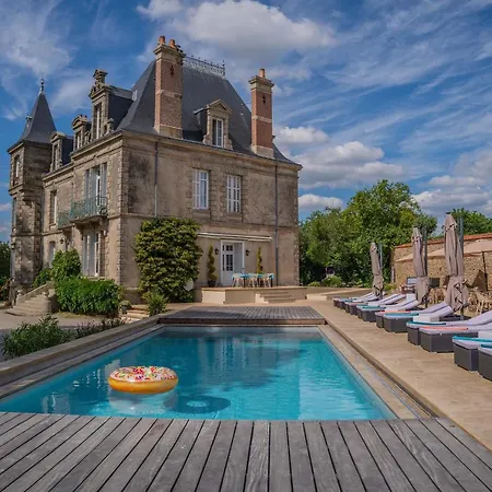 לינה וארוחת בוקר Le Chateau Des Tourelles En Vendee *