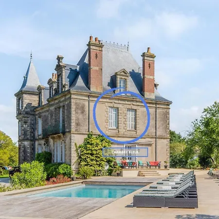 Le Château Des Tourelles En Vendée 4* La Gaubretiere
