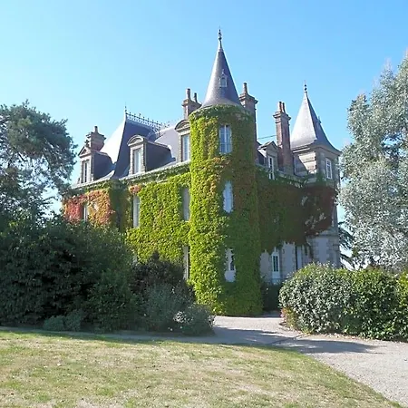 Bed & Breakfast Le Chateau Des Tourelles En Vendee 3*