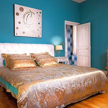 Le Chateau Des Tourelles En Vendee Bed & Breakfast 3*