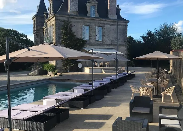 Le Château Des Tourelles En Vendée La Gaubretiere