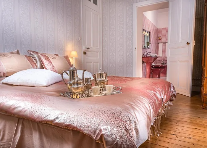 Le Chateau Des Tourelles En Vendee فندق مبيت وإفطار 3*