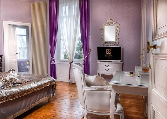 Couette-café Le Château Des Tourelles En Vendée 3*