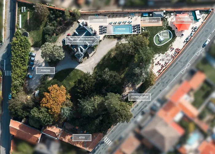 Le Château Des Tourelles En Vendée La Gaubretiere