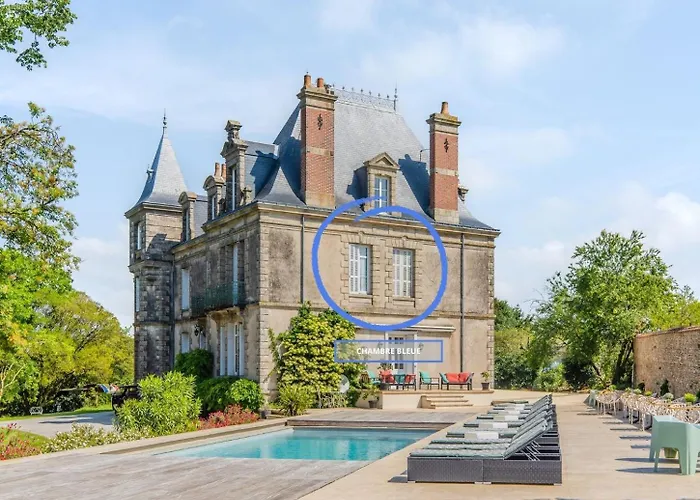 Le Château Des Tourelles En Vendée 3* La Gaubretiere