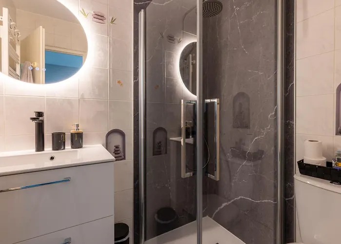 Couette-café Le Château Des Tourelles En Vendée La Gaubretiere